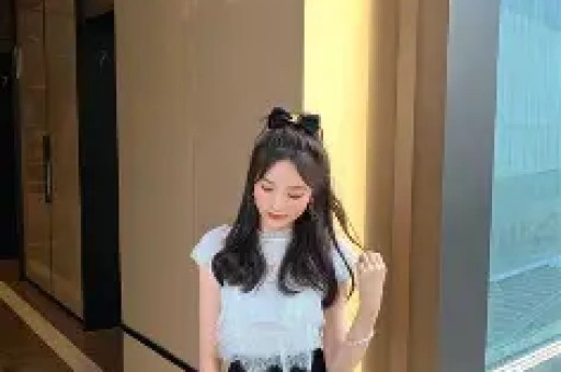 模特张曦雯脚踩高跟筒靴写真这腿真是极品霸气十足的御姐